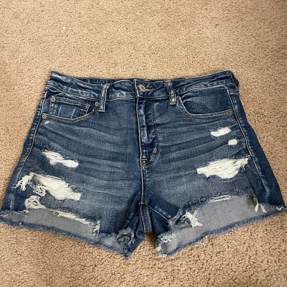 Distressed high waist shorts